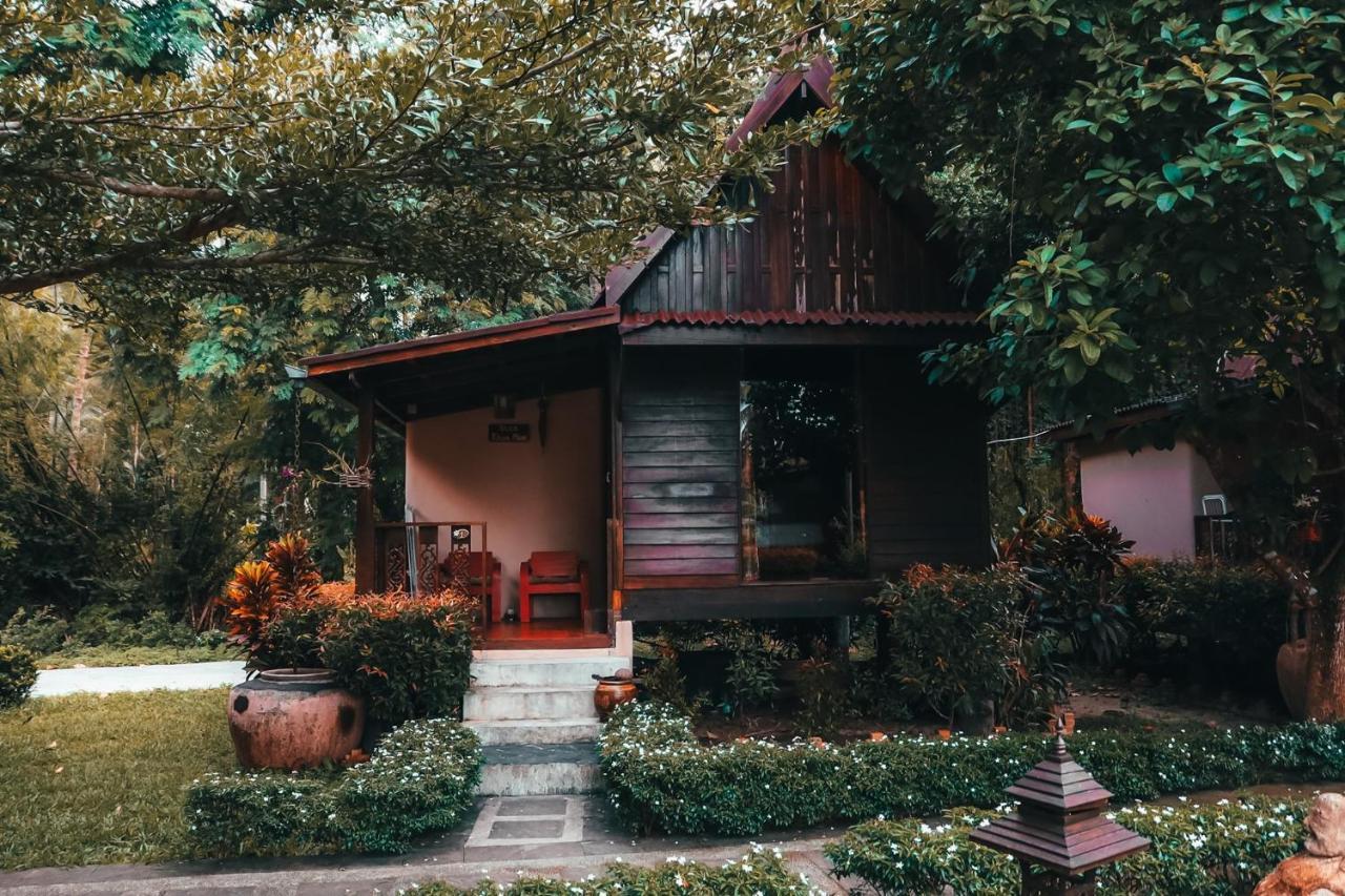 Hotel Leeloo Paradise à Khanom Extérieur photo